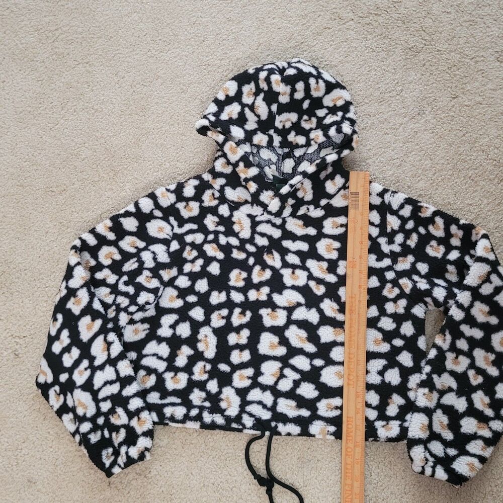 Wild Fable Cropped Hoodie Womens M Black White Animal Print Fleece Pullover - Picture 3 of 12
